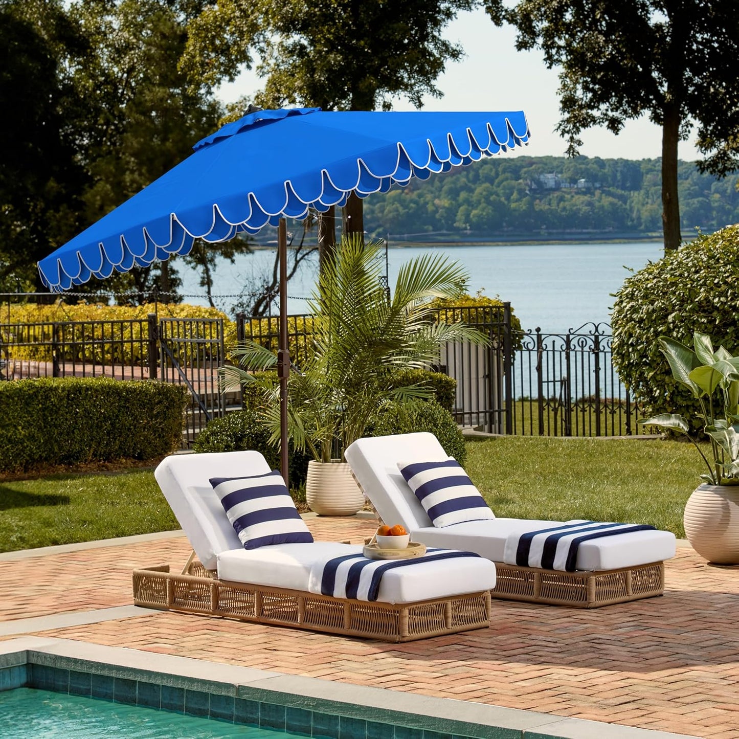 SUNGUARD UMBRELLAS 9 ft Valance Patio Umbrella, Polyester Market Umbrella with Crank and Auto Tilt - Hunter Green